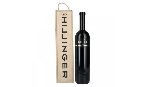 Hillinger Small Hill red 2022 13% Vol. 1,5l medinėje dėžėje, sausas Hillinger Small Hill red 2022 13% Vol. 1,5l medinėje dėžėje, sausas