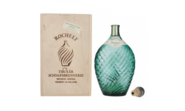 Rochelt Gravensteiner 2013 50% Vol. 0,7l medinėje dėžėje